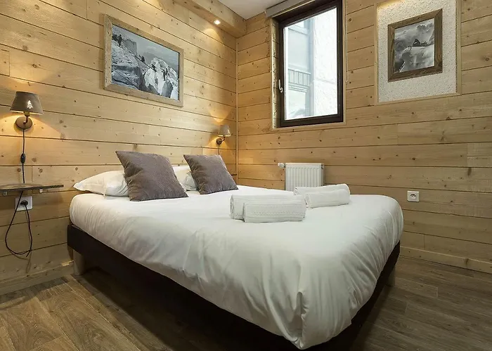 Апартаменты Apartment Beausite, Alpes Agency, Central Chamonix, Sleeps 2-4 Шамони