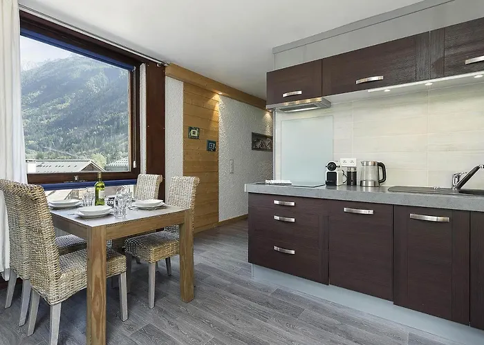 Apartment Beausite, Alpes Agency, Central Chamonix, Sleeps 2-4 霞慕尼