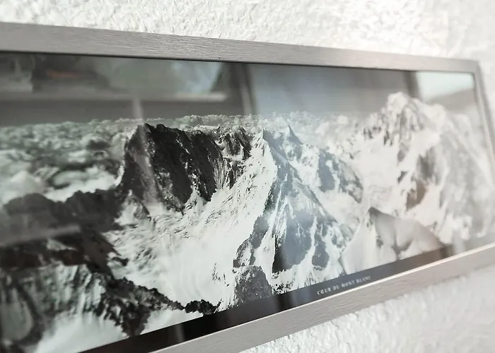 Apartment Beausite, Alpes Agency, Central Chamonix, Sleeps 2-4 Шамони