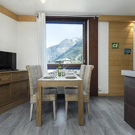 Apartment Beausite, Alpes Agency, Central Chamonix, Sleeps 2-4